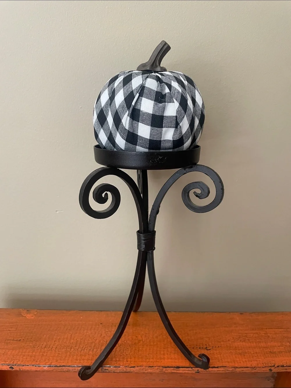 Black Decorative Metal Candle Holder - Elegant Scroll Accent